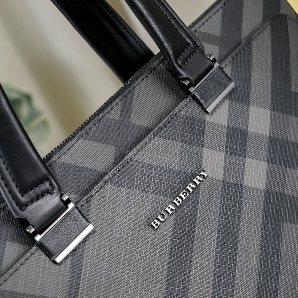 Burberry Brown Bag 001350