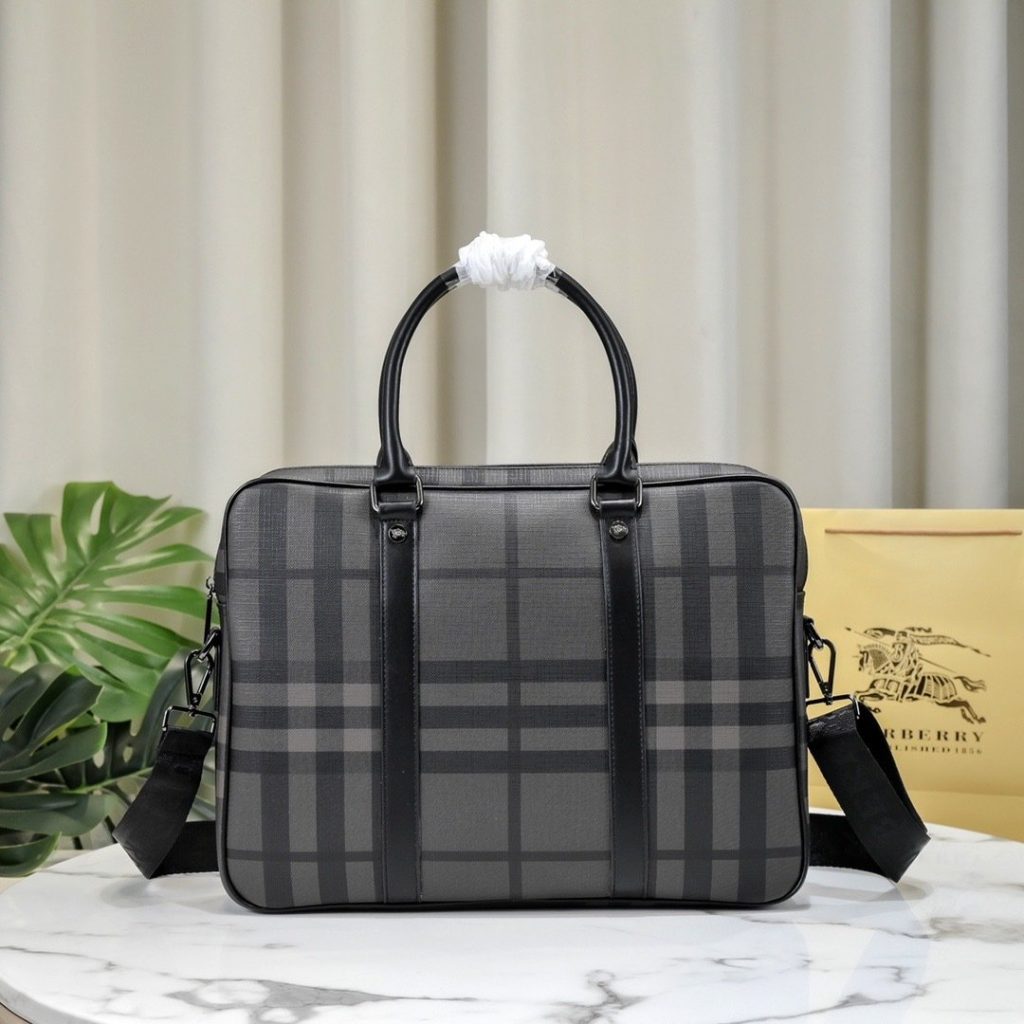 Burberry Brown Bag 001350