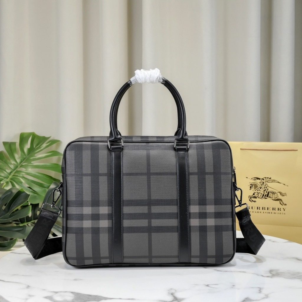 Burberry Brown Bag 001350