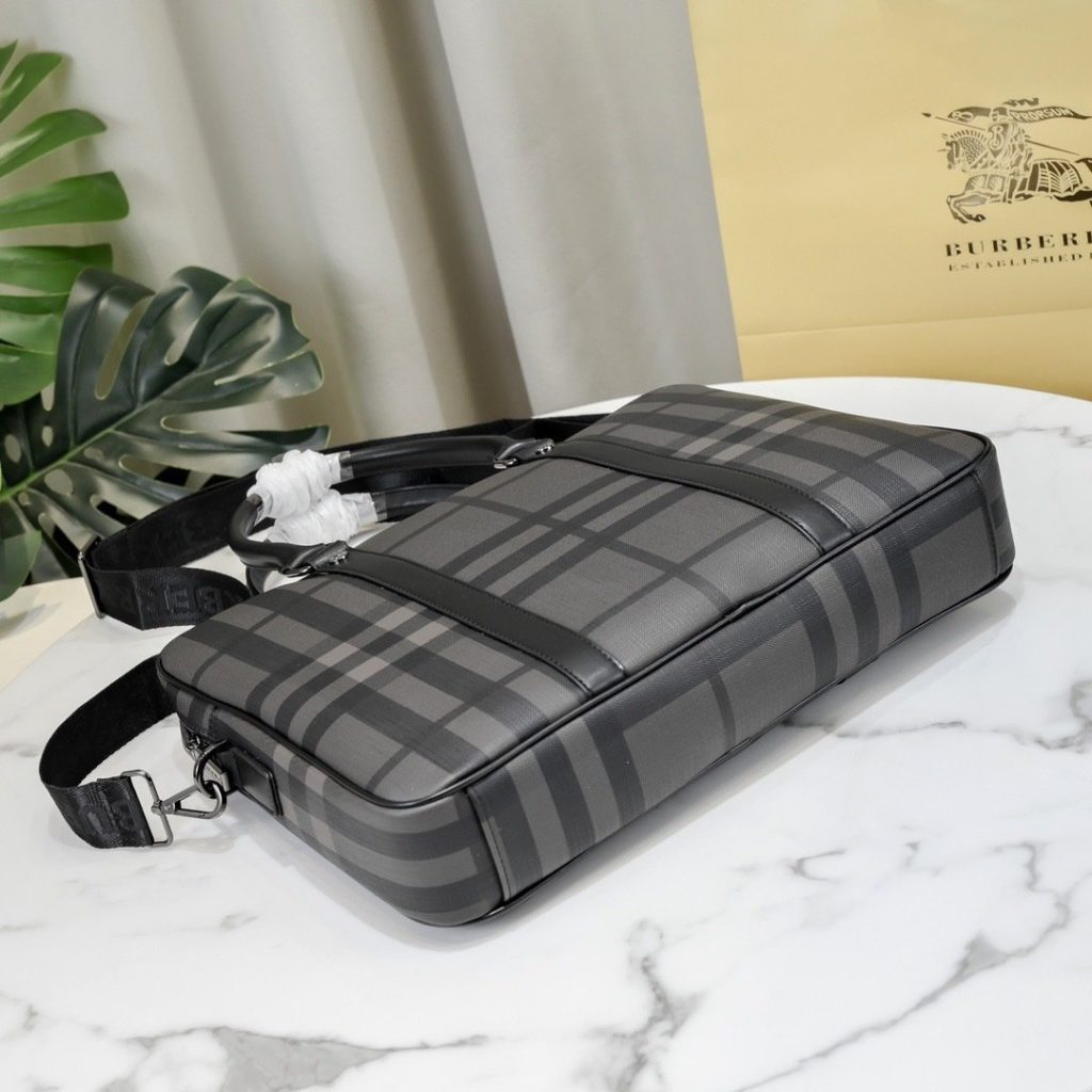 Burberry Brown Bag 001350