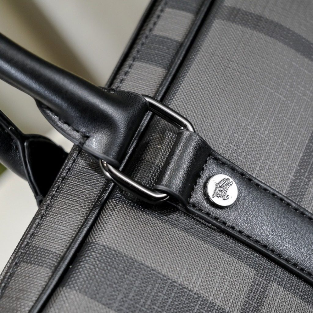 Burberry Brown Bag 001350