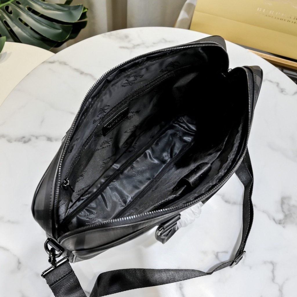 Burberry Brown Bag 001350