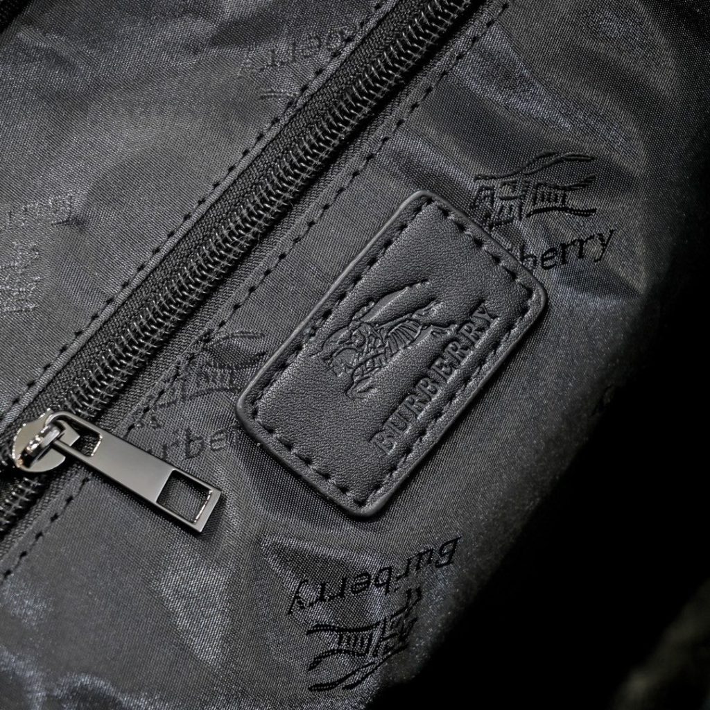 Burberry Brown Bag 001360