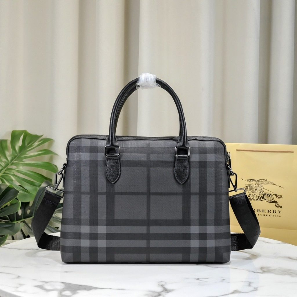 Burberry Brown Bag 001350