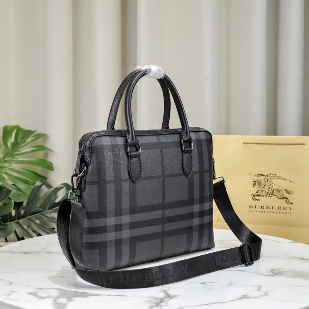 Burberry Brown Bag 001350