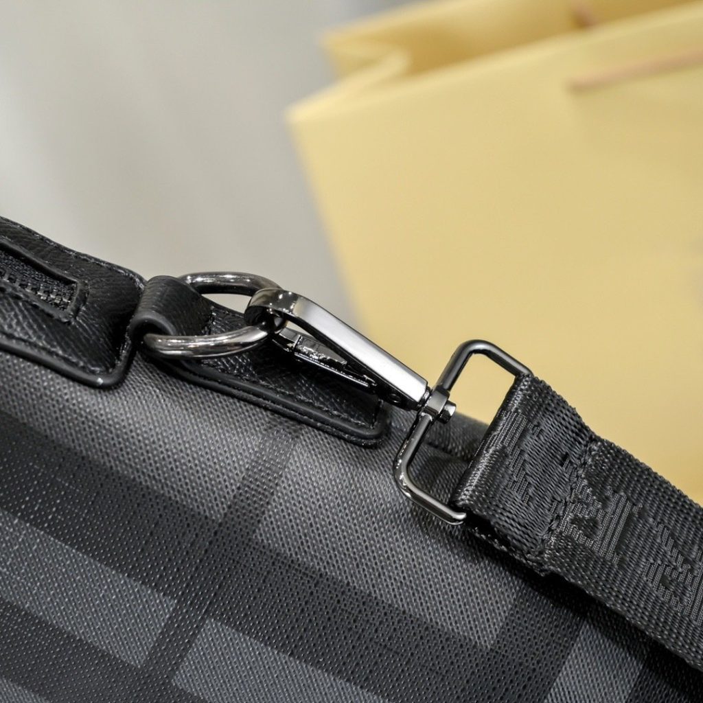 Burberry Brown Bag 001350