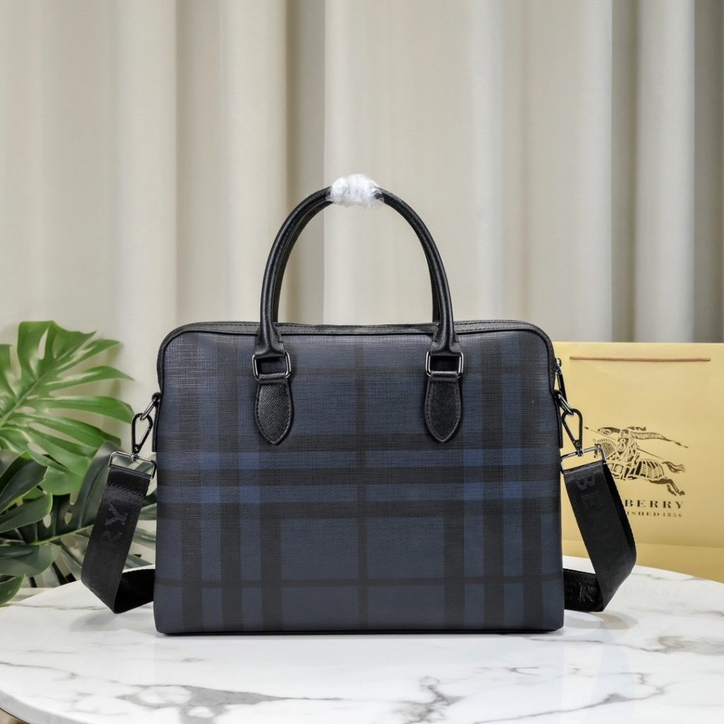 Burberry Brown Bag 001350