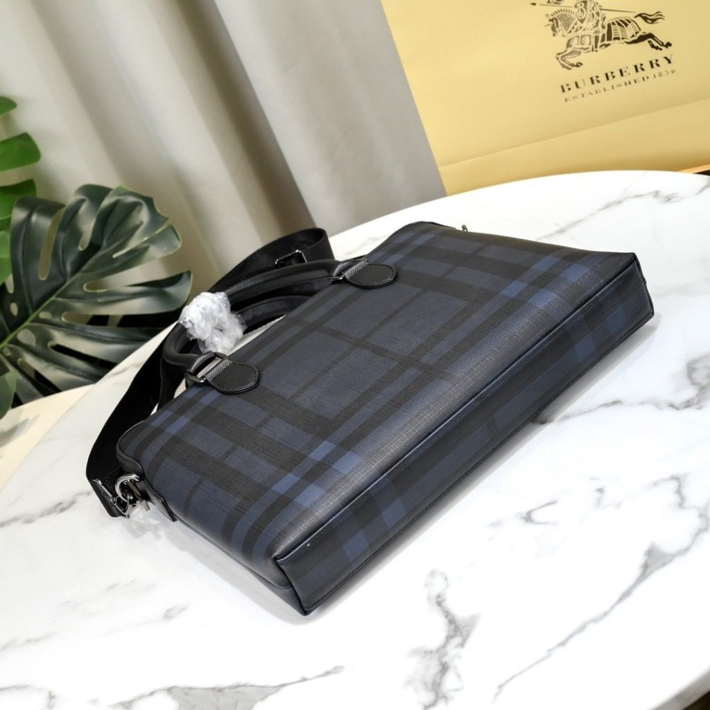 Burberry Brown Bag 001350