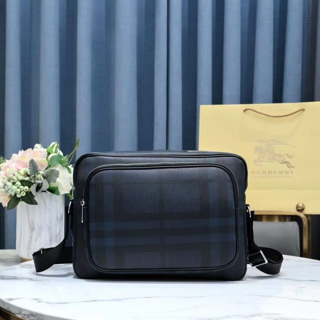 Burberry cmW58 YKK Gray Crossbody Bag 001340