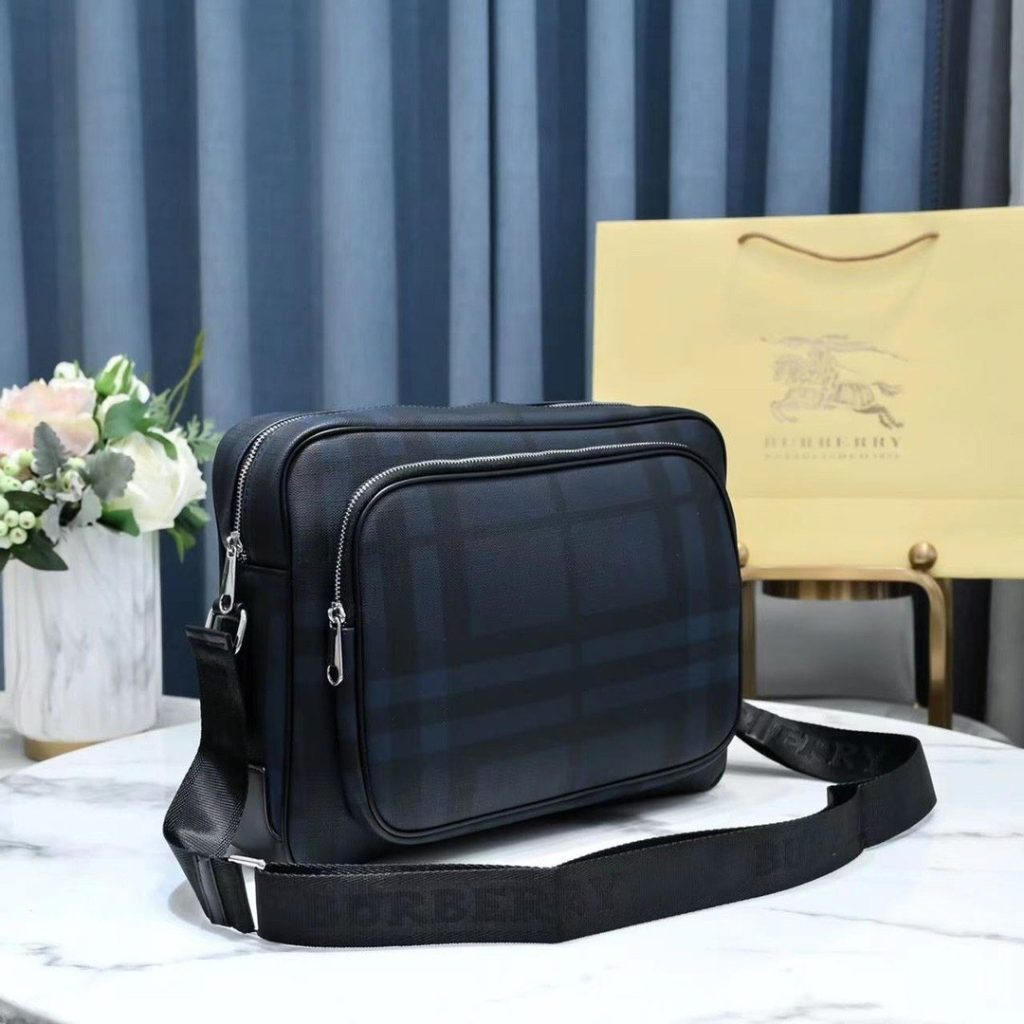 Burberry cmW58 YKK Gray Crossbody Bag 001340