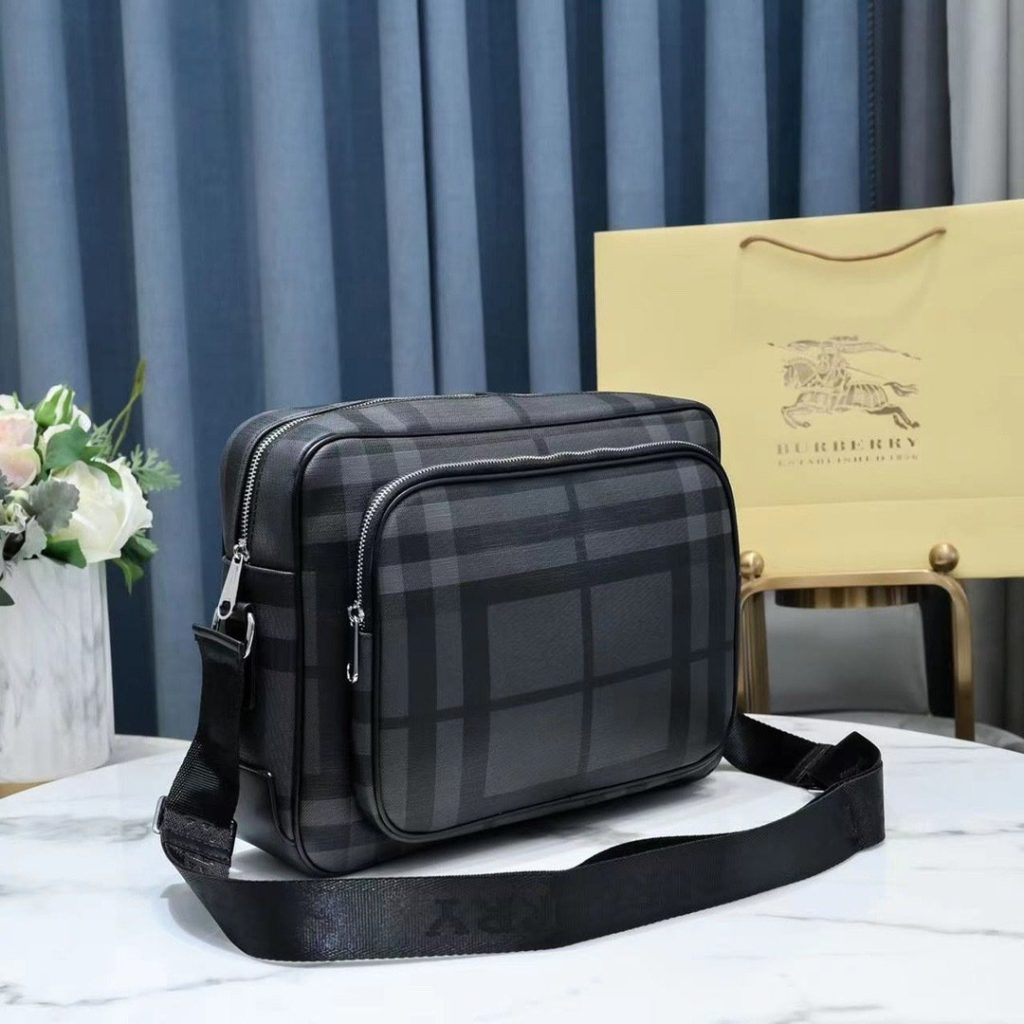 Burberry cmW58 YKK Gray Crossbody Bag 001340