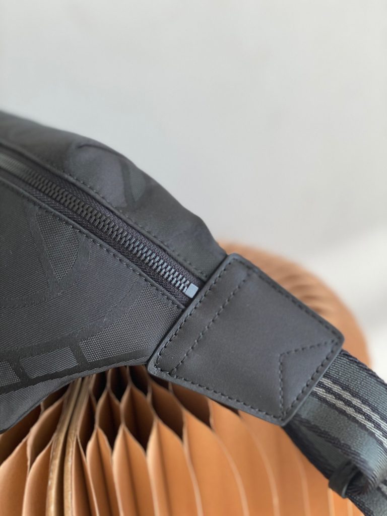 Burberry Canvas Bag 001320