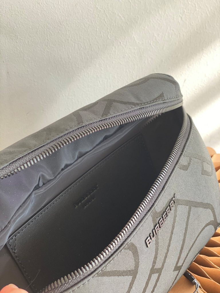 Burberry Canvas Bag 001320