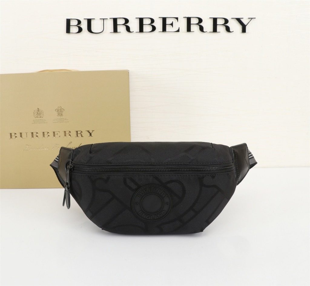 Burberry ECONYL x13x5cm Bag 40716