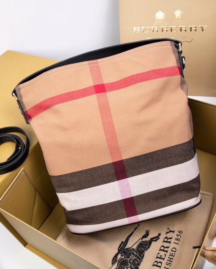 Burberry Bubrruy The Ashby Top Handle Bag 51461