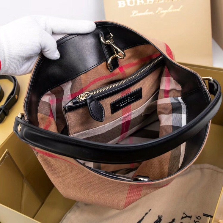 Burberry Bubrruy The Ashby Top Handle Bag 51461
