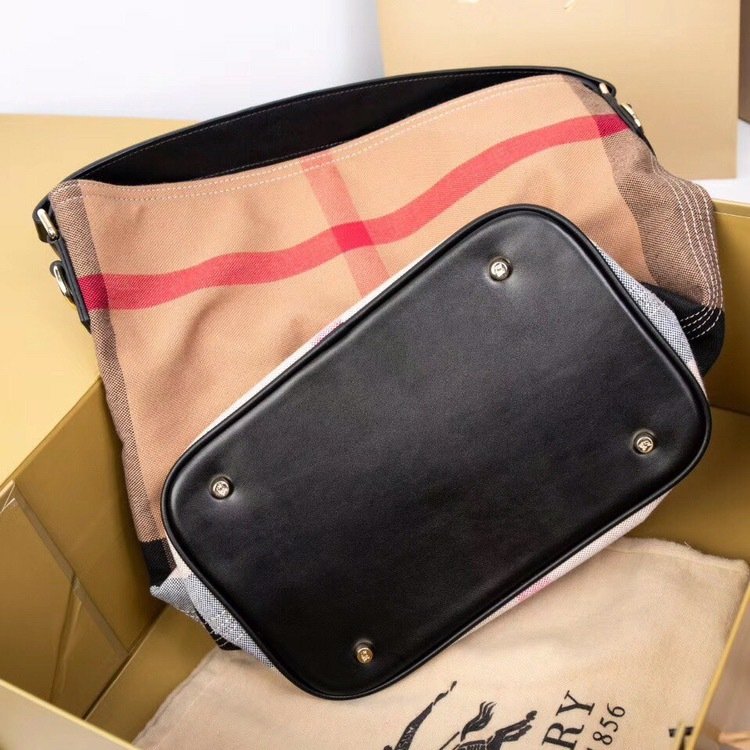 Burberry Bubrruy The Ashby Top Handle Bag 51461