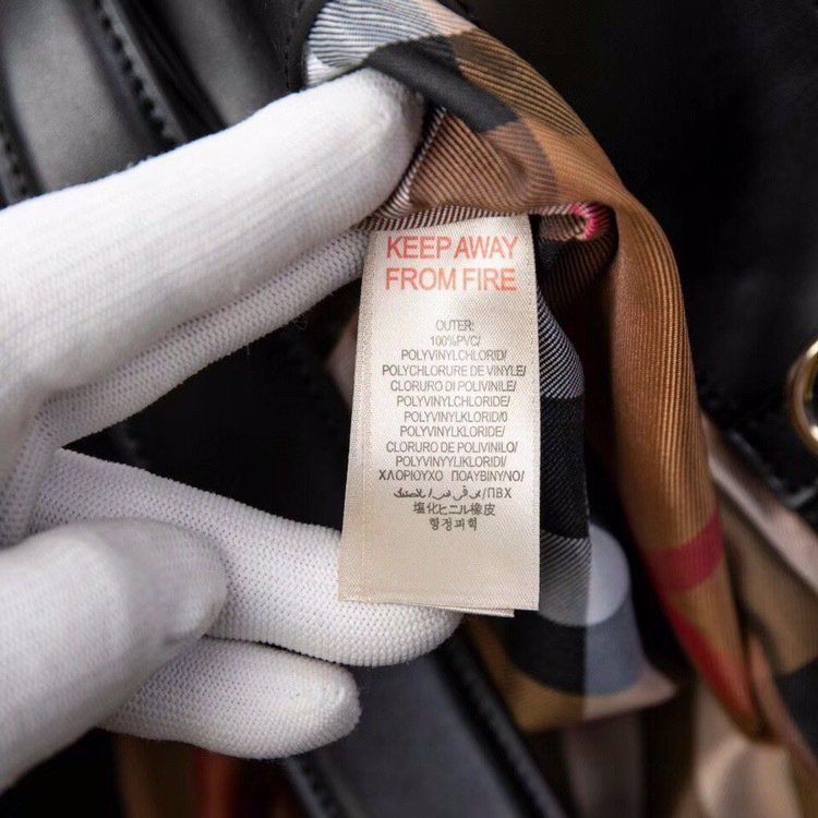 Burberry Bubrruy The Ashby Top Handle Bag 51461