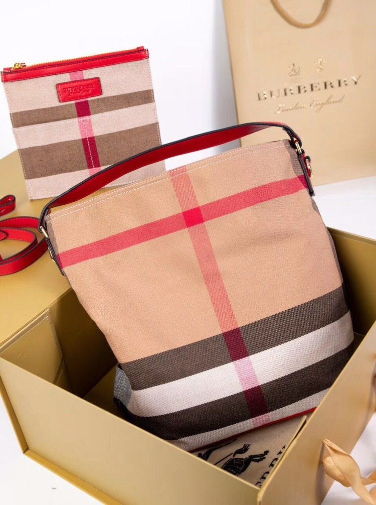 Burberry Bubrruy The Ashby Top Handle Bag 51461