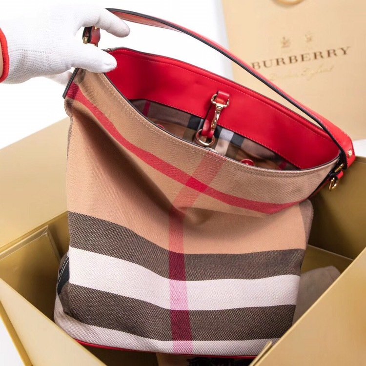 Burberry Bubrruy The Ashby Top Handle Bag 51461