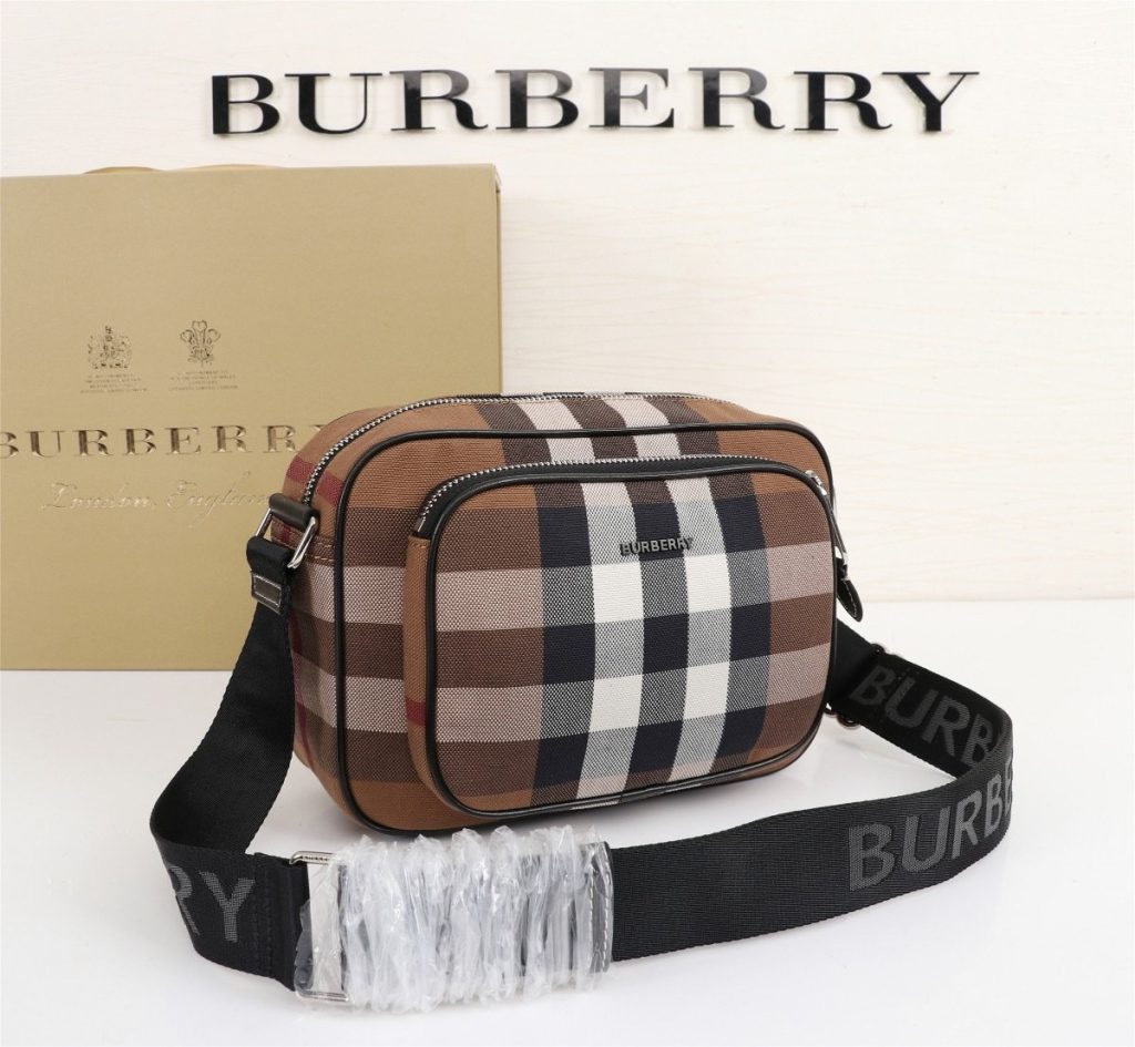 Burberry Canvas Bag 40718
