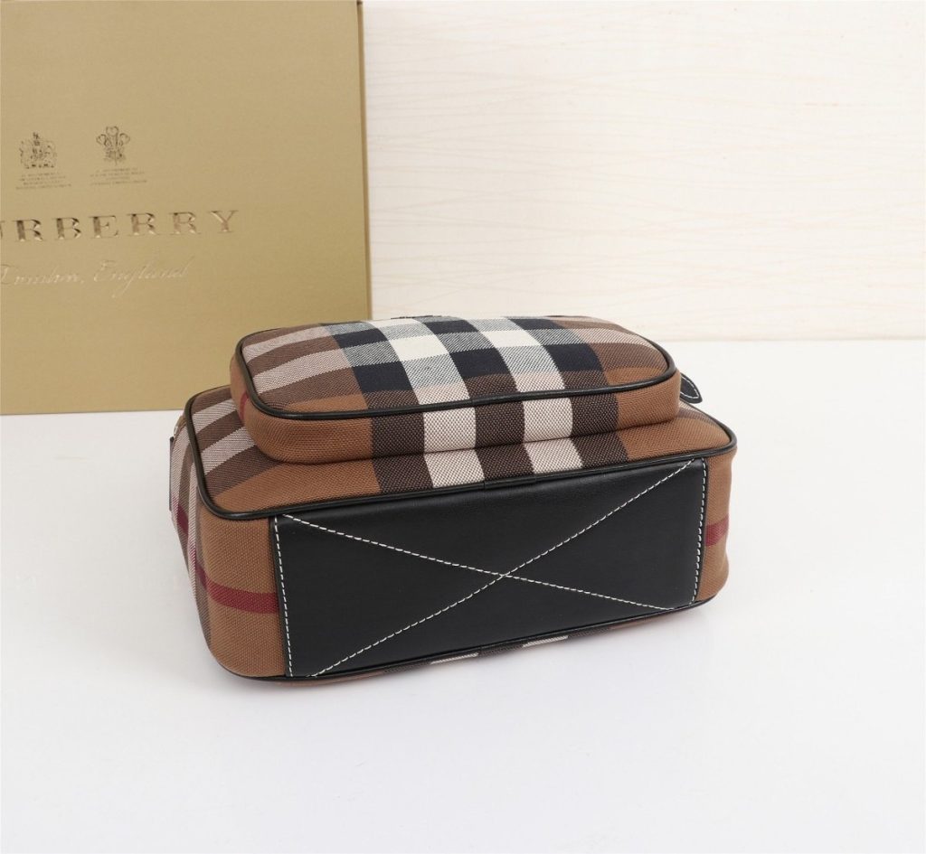 Burberry Canvas Bag 40718