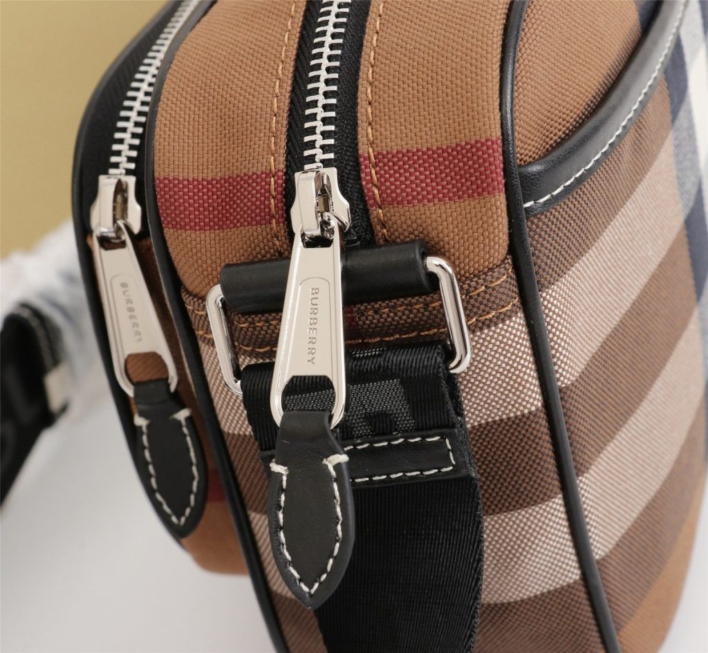 Burberry Canvas Bag 40718