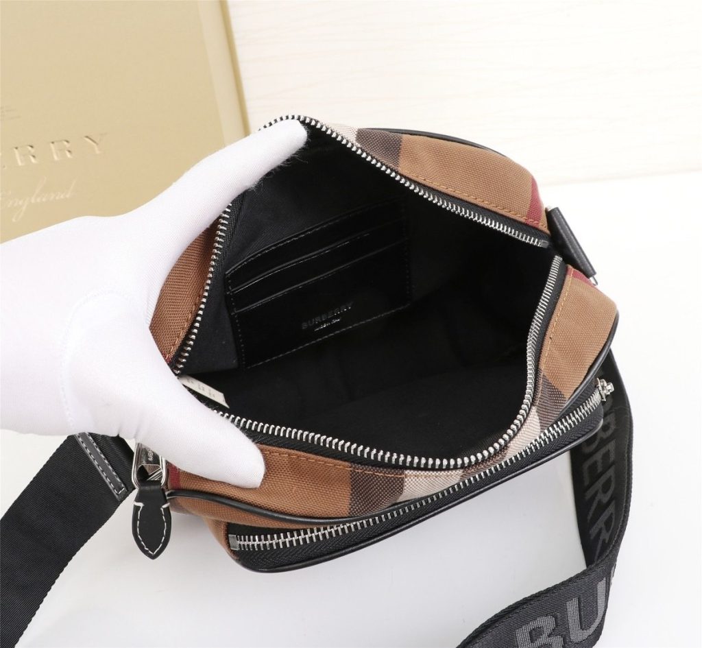 Burberry Canvas Bag 40718