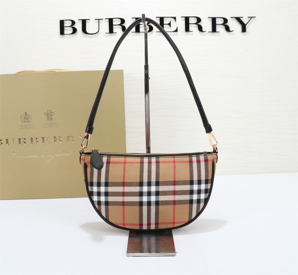 Burberry Vintage Bag 001290