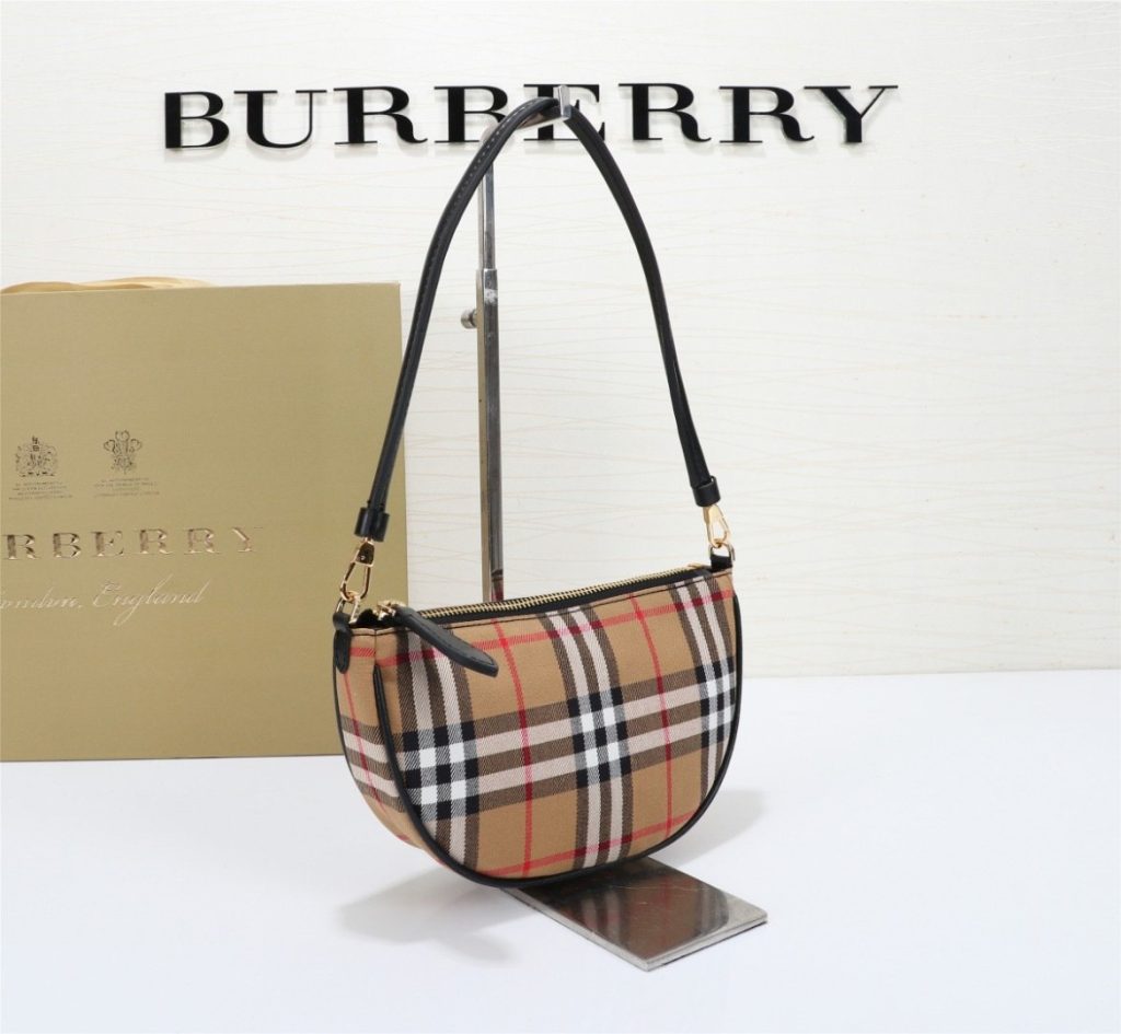 Burberry Vintage Bag 001290