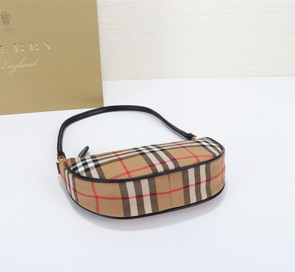 Burberry Vintage Bag 001290