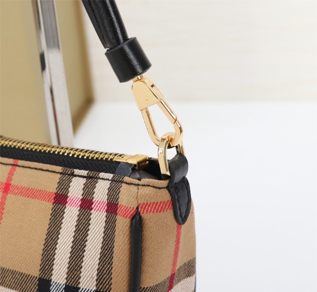 Burberry Vintage Bag 001290