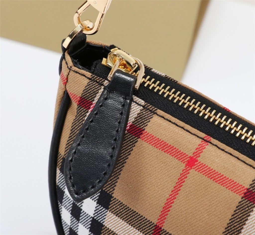 Burberry Vintage Bag 001290