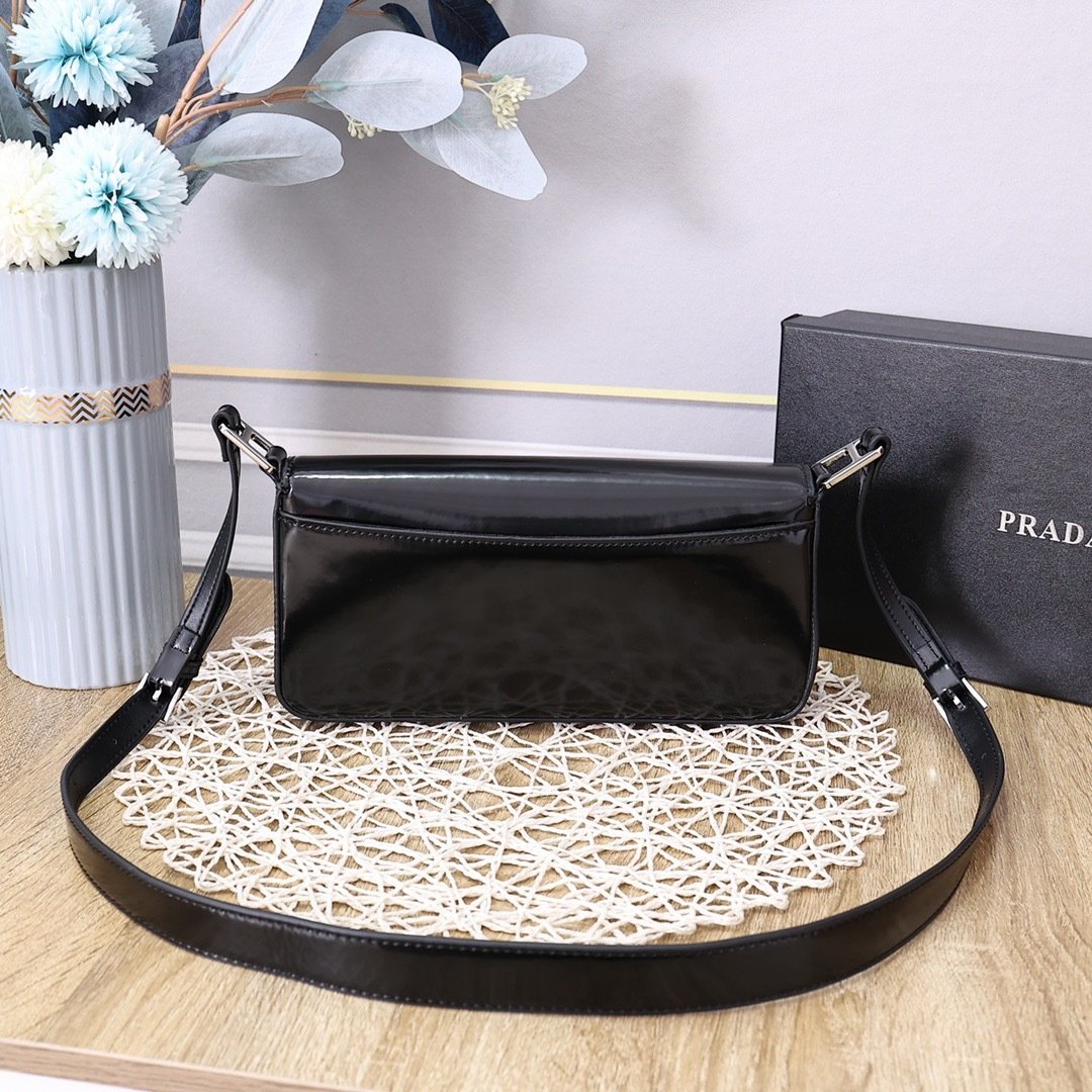 Prada Vintage Shoulder Bag 0835