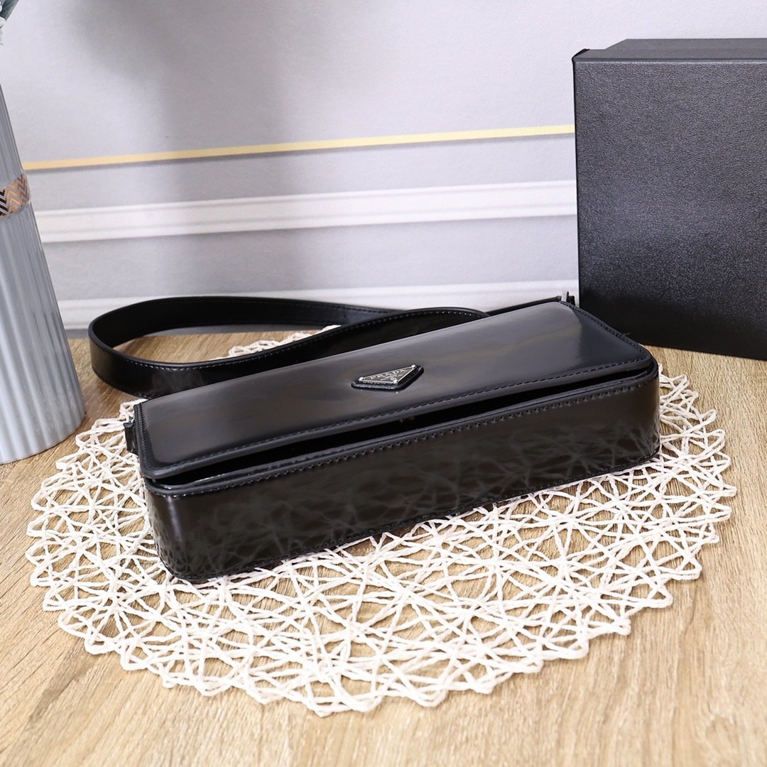 Prada Vintage Shoulder Bag 0835