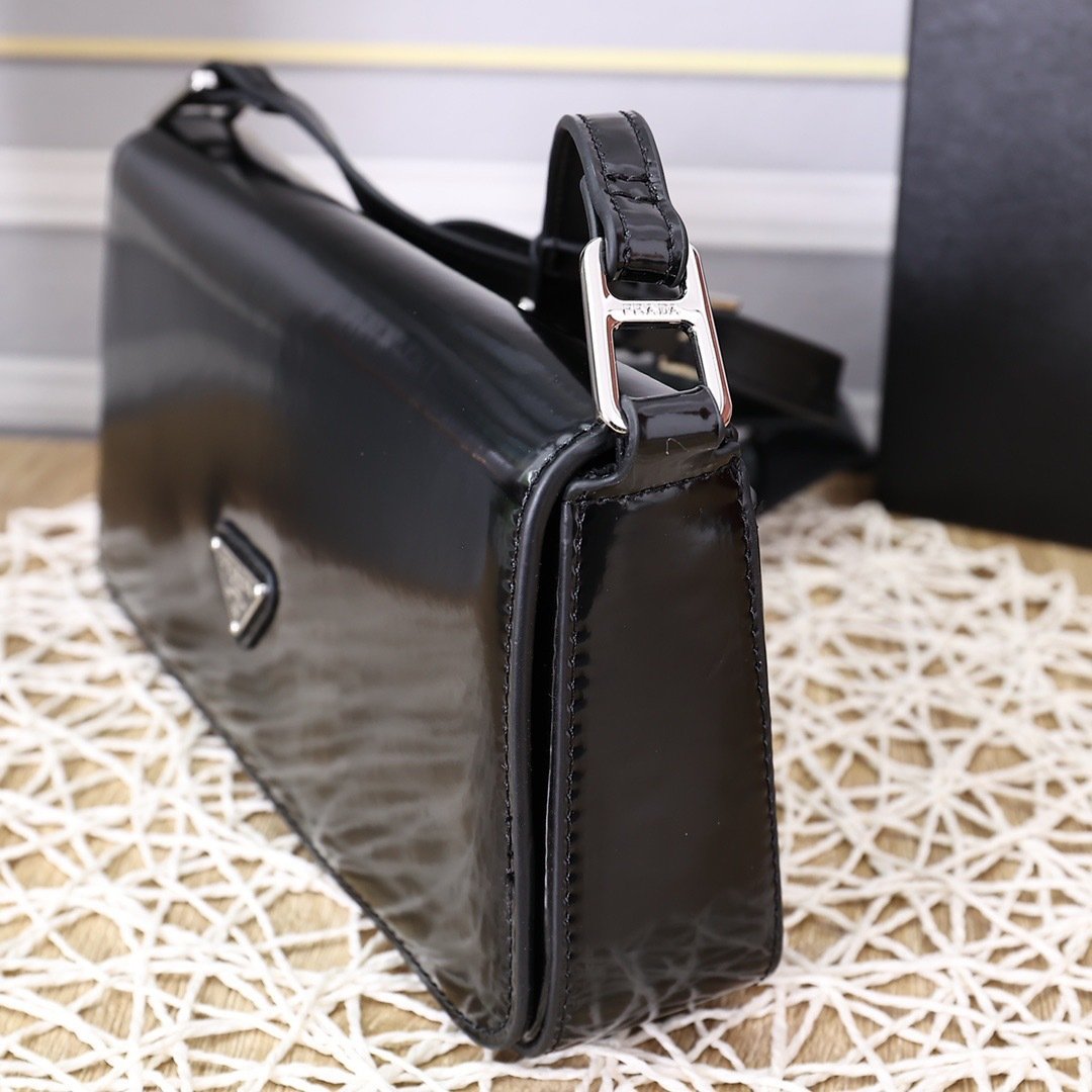 Prada Vintage Shoulder Bag 0835