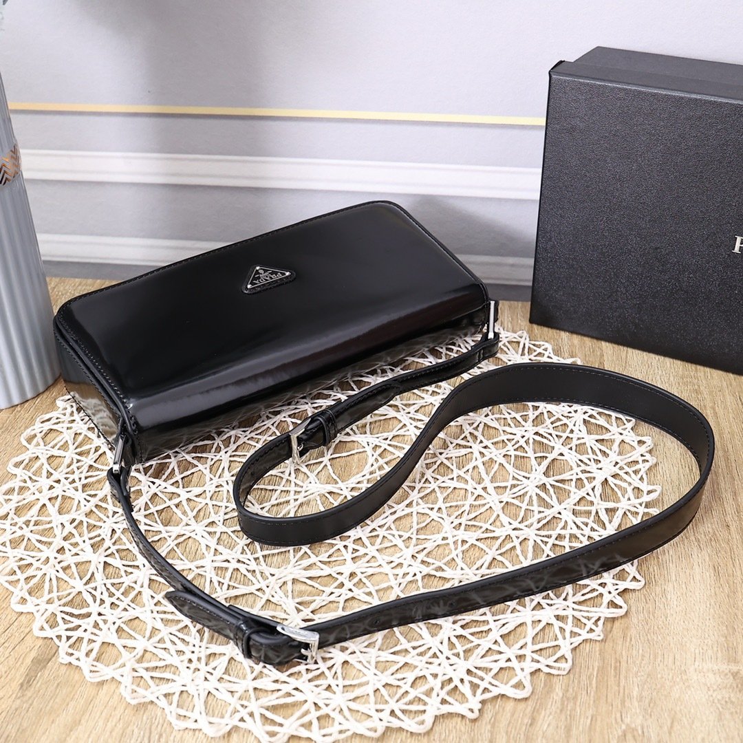 Prada Vintage Shoulder Bag 0835