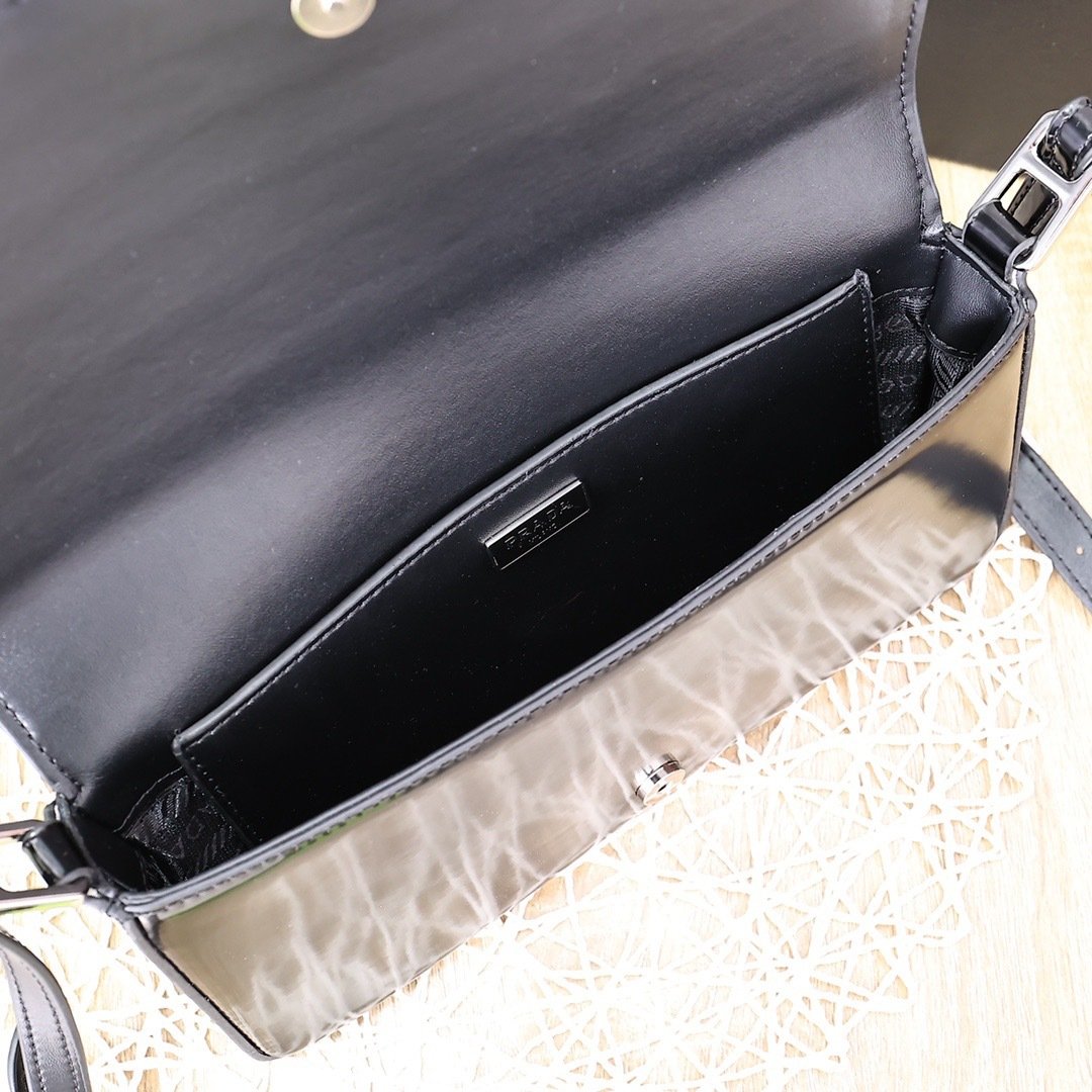 Prada Vintage Shoulder Bag 0835