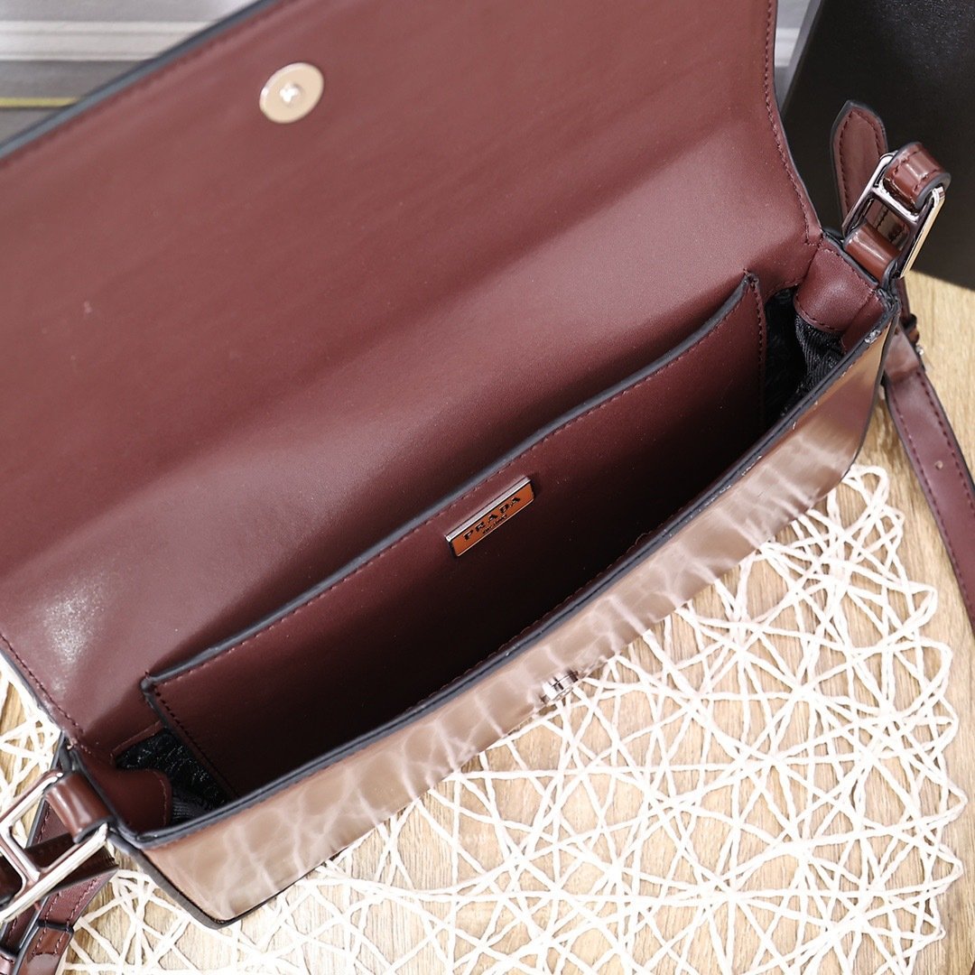 Prada Vintage Shoulder Bag 0835