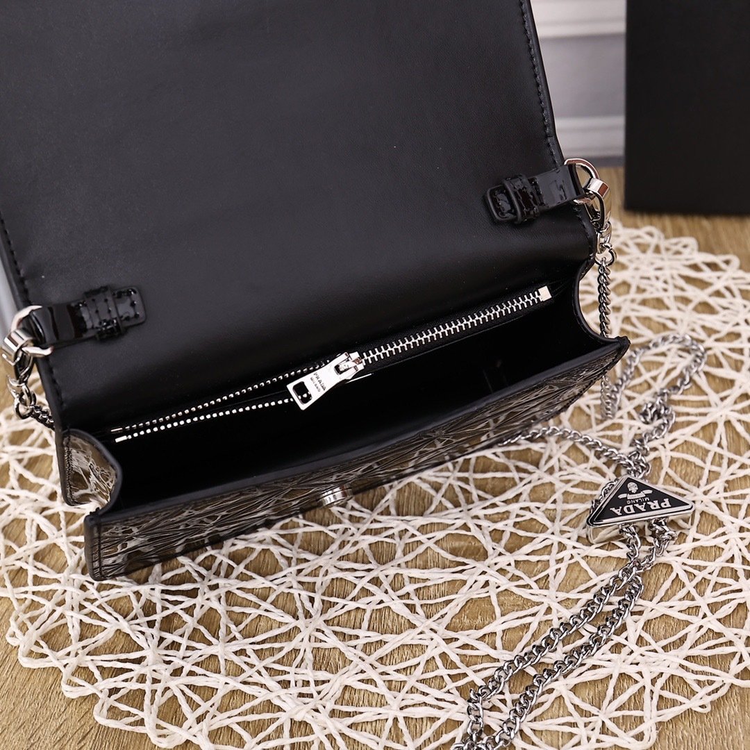 Prada Mario Shoulder Bag 0833