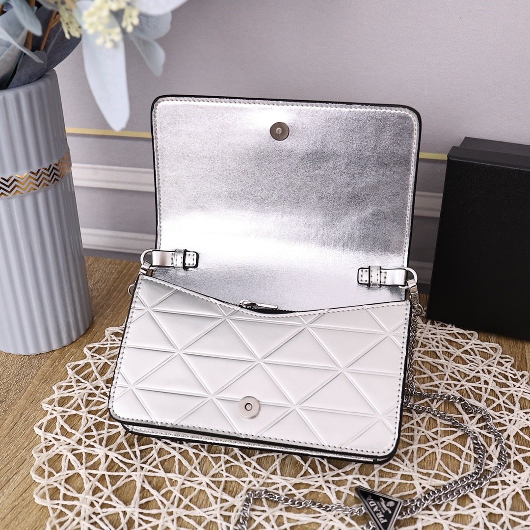 Prada Mario Shoulder Bag 0833