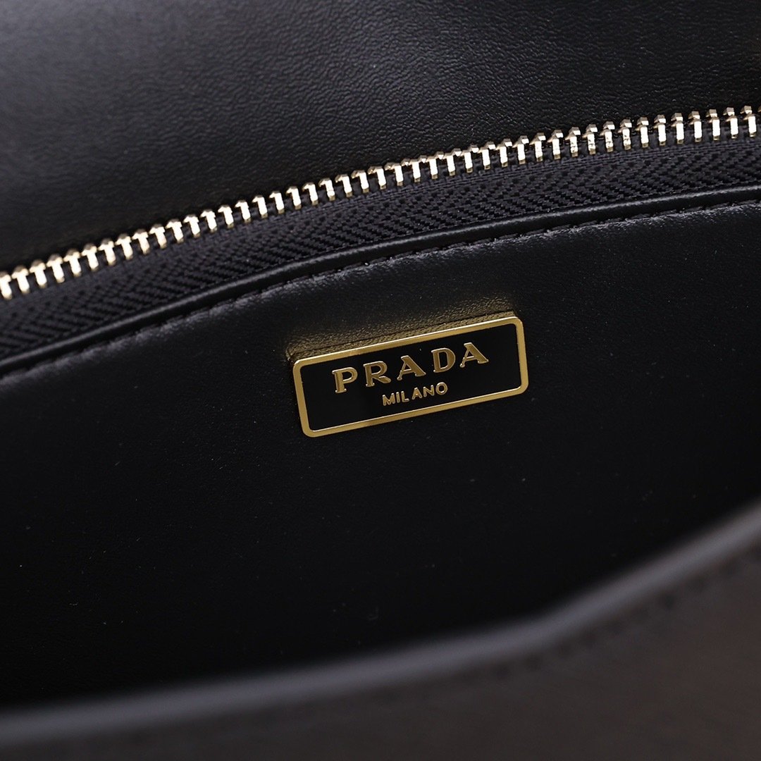 Prada Top Handle Bag 0836