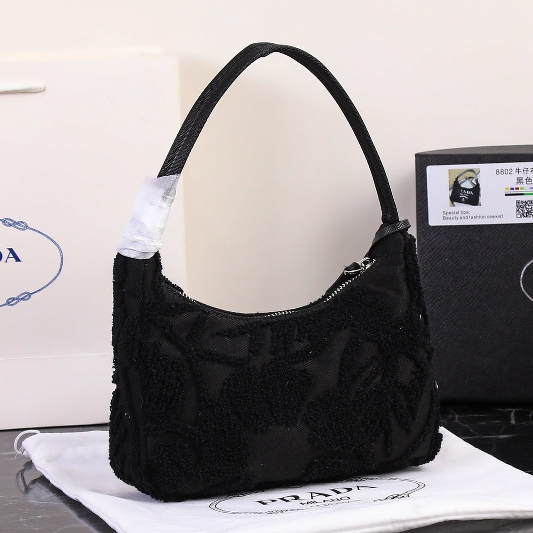 Prada Re-Edition Top Handle Bag 001280