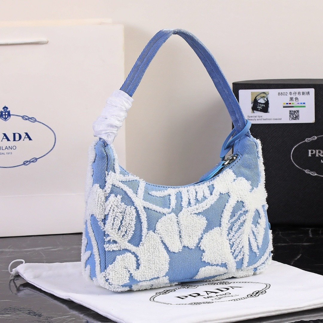 Prada Re-Edition Top Handle Bag 001280