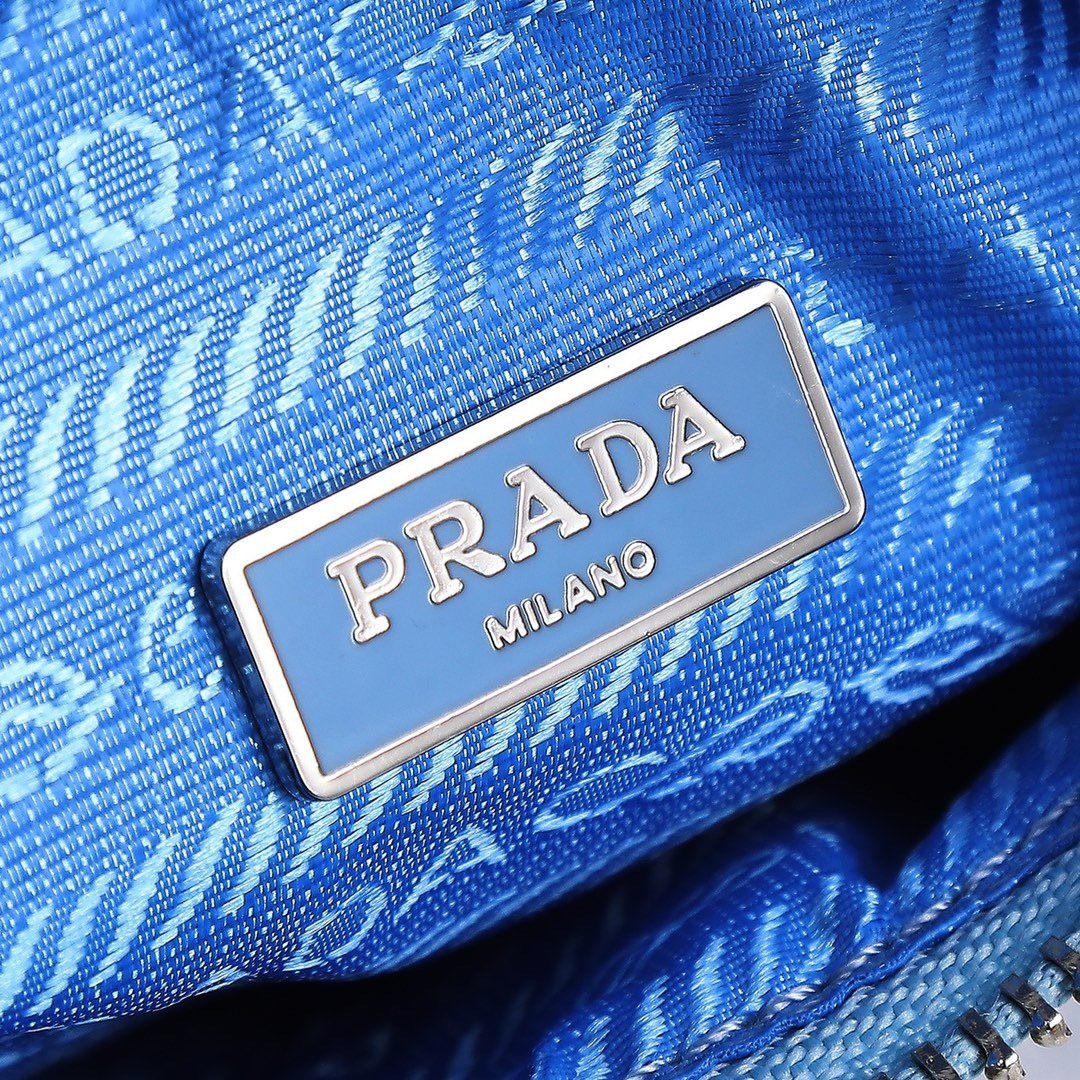 Prada Re-Edition Top Handle Bag 001280
