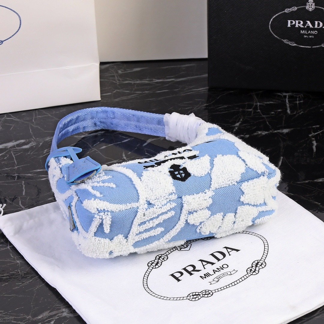 Prada Re-Edition Top Handle Bag 001280