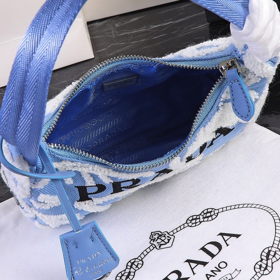 Prada Re-Edition Top Handle Bag 001280
