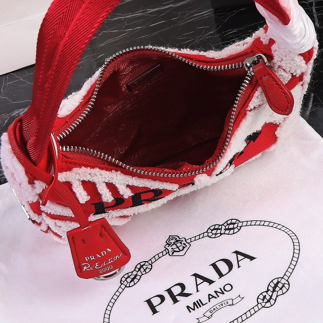 Prada Re-Edition Top Handle Bag 001280