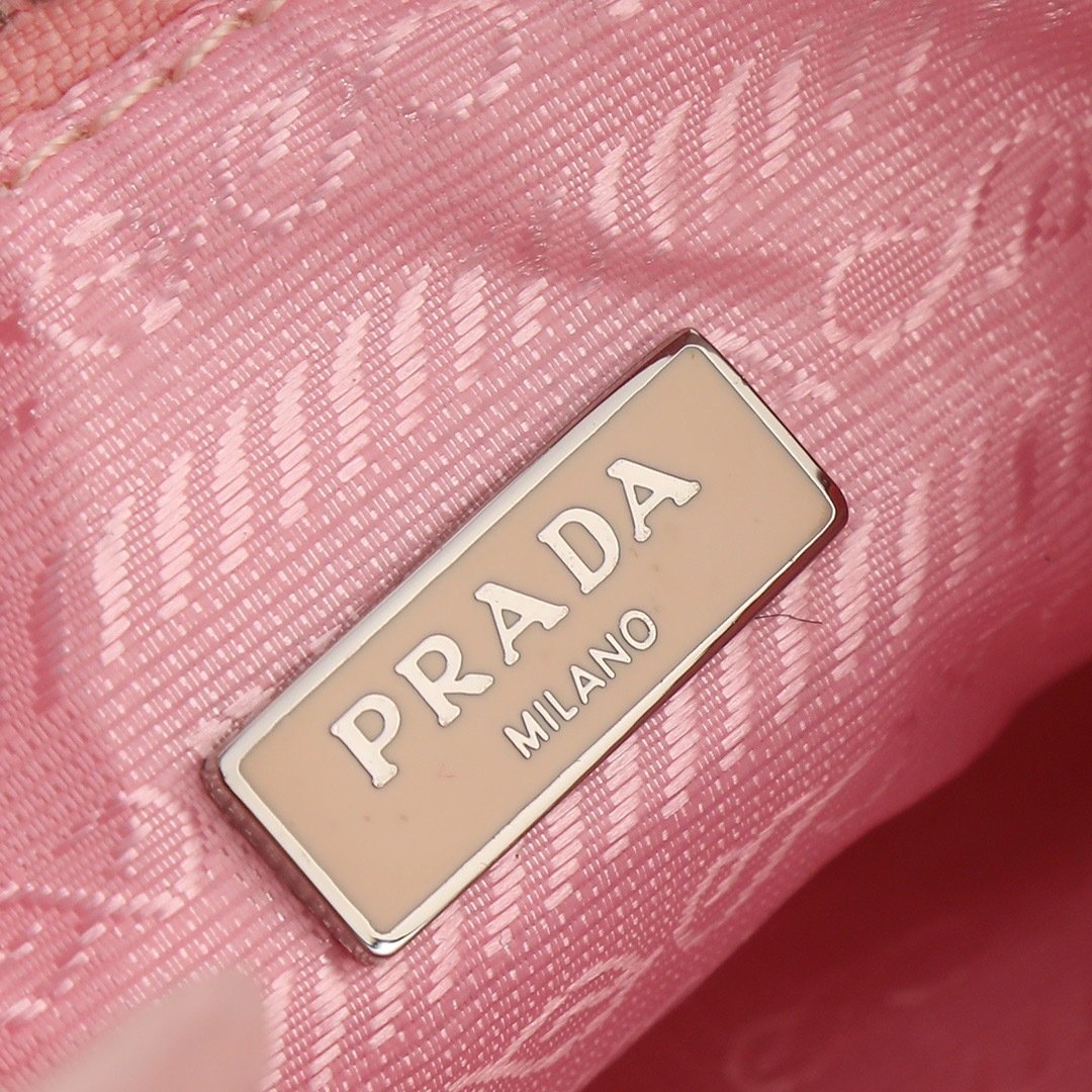 Prada Re-Edition Top Handle Bag 001280