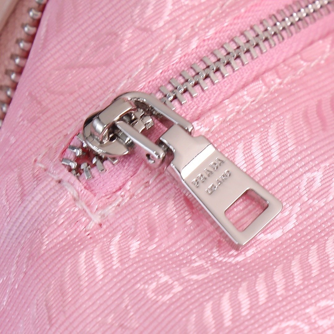 Prada Underarm Bag 001280